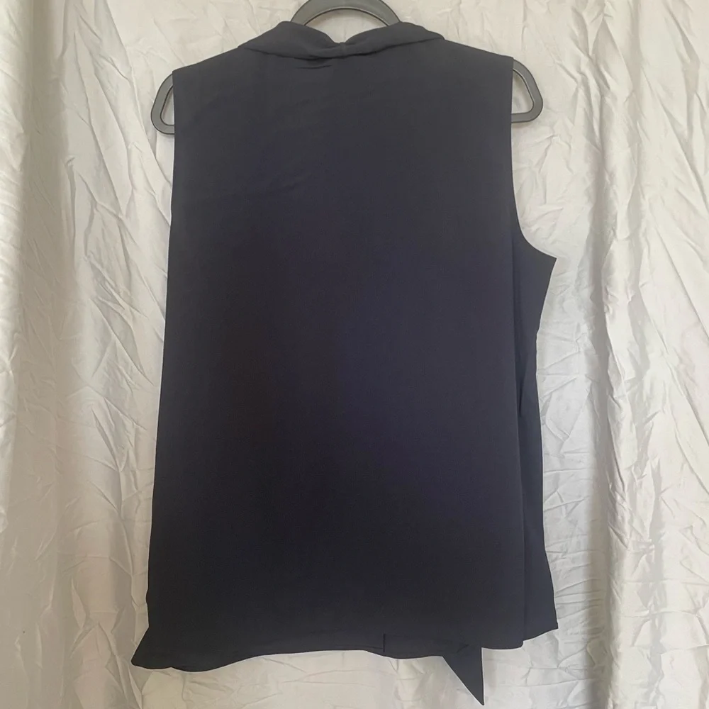 Tory Burch‎ navy blue sleeveless bow blouse